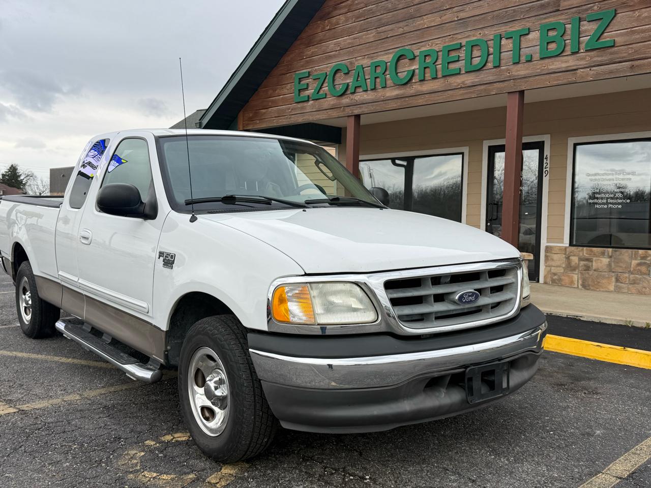 2003 Ford F-150 XL SuperCab 2WD