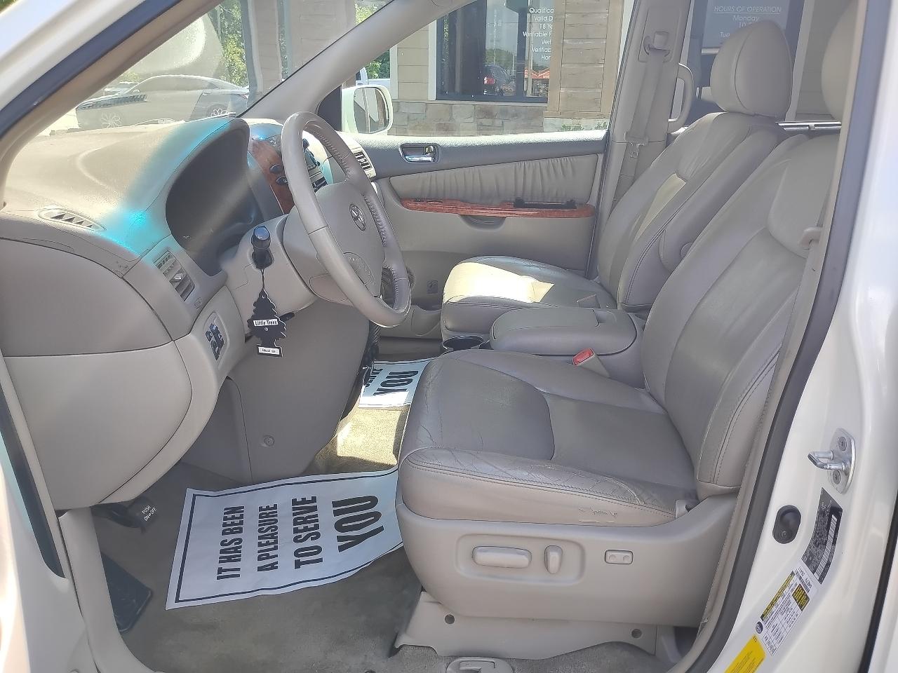 Toyota Sienna  2009
