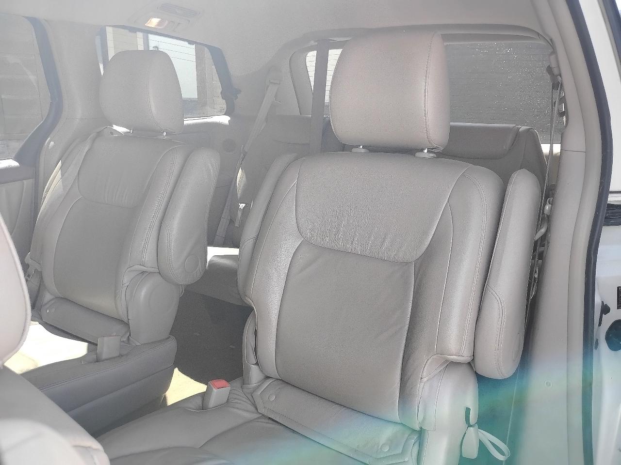 Toyota Sienna  2009