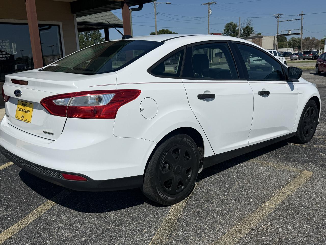 Ford Focus S Sedan 2013