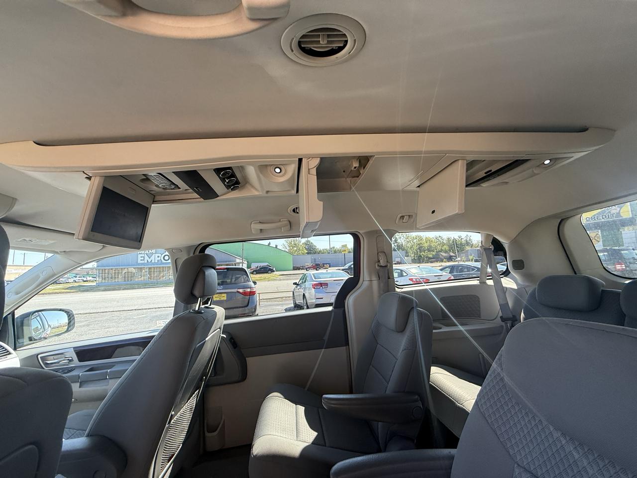 Chrysler Town & Country Touring 2010