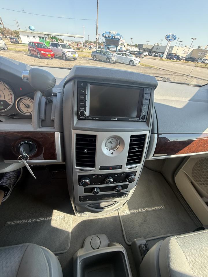 Chrysler Town & Country Touring 2010