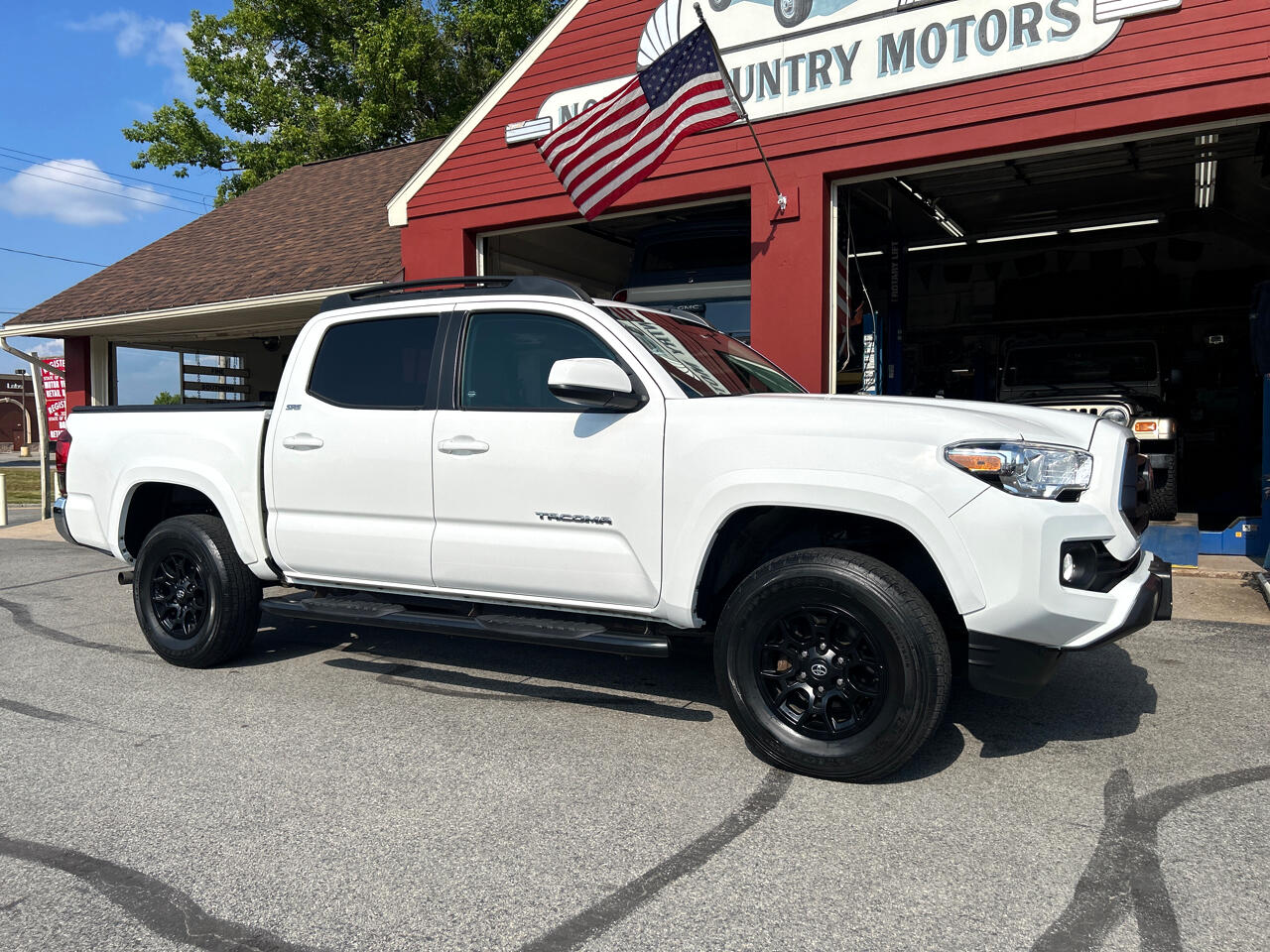 Toyota Tacoma 4WD SR5 Double Cab 5' Bed V6 AT (Natl) 2022 Toyota Tacoma 4WD SR5 Double Cab 5' Bed V6 AT (Natl) 2022