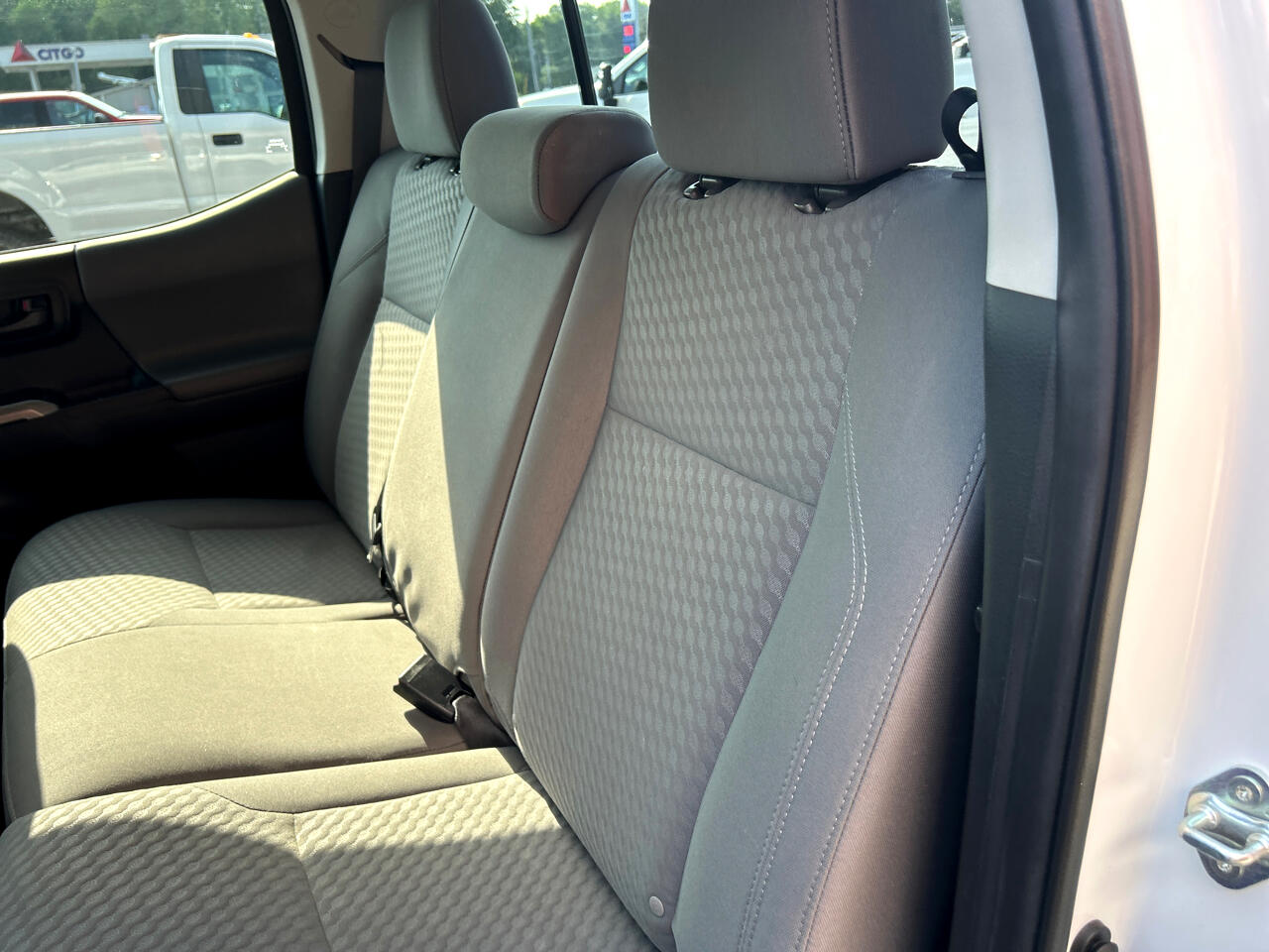 Toyota Tacoma 4WD SR5 Double Cab 5' Bed V6 AT (Natl) 2022 Toyota Tacoma 4WD SR5 Double Cab 5' Bed V6 AT (Natl) 2022