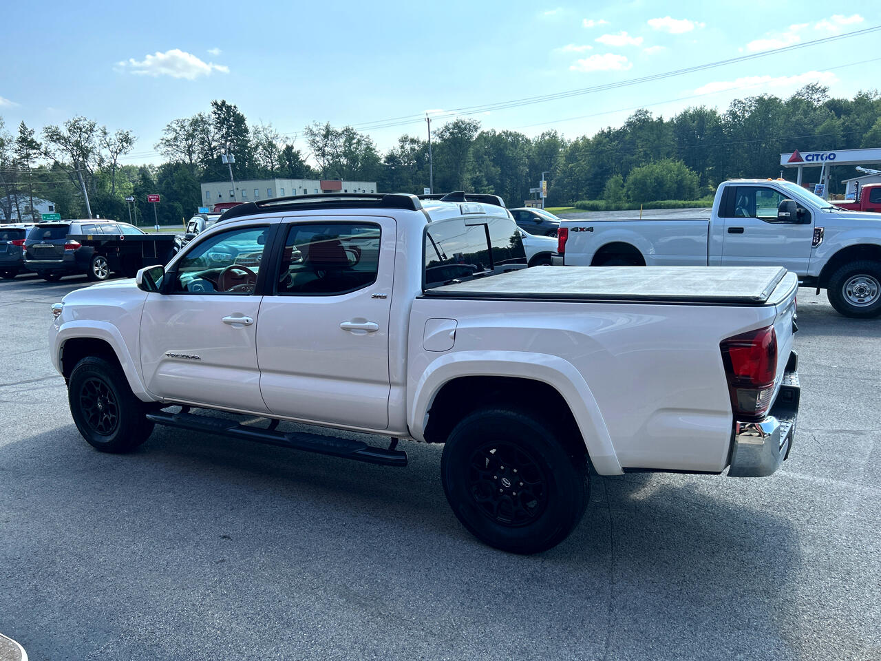 Toyota Tacoma 4WD SR5 Double Cab 5' Bed V6 AT (Natl) 2022 Toyota Tacoma 4WD SR5 Double Cab 5' Bed V6 AT (Natl) 2022