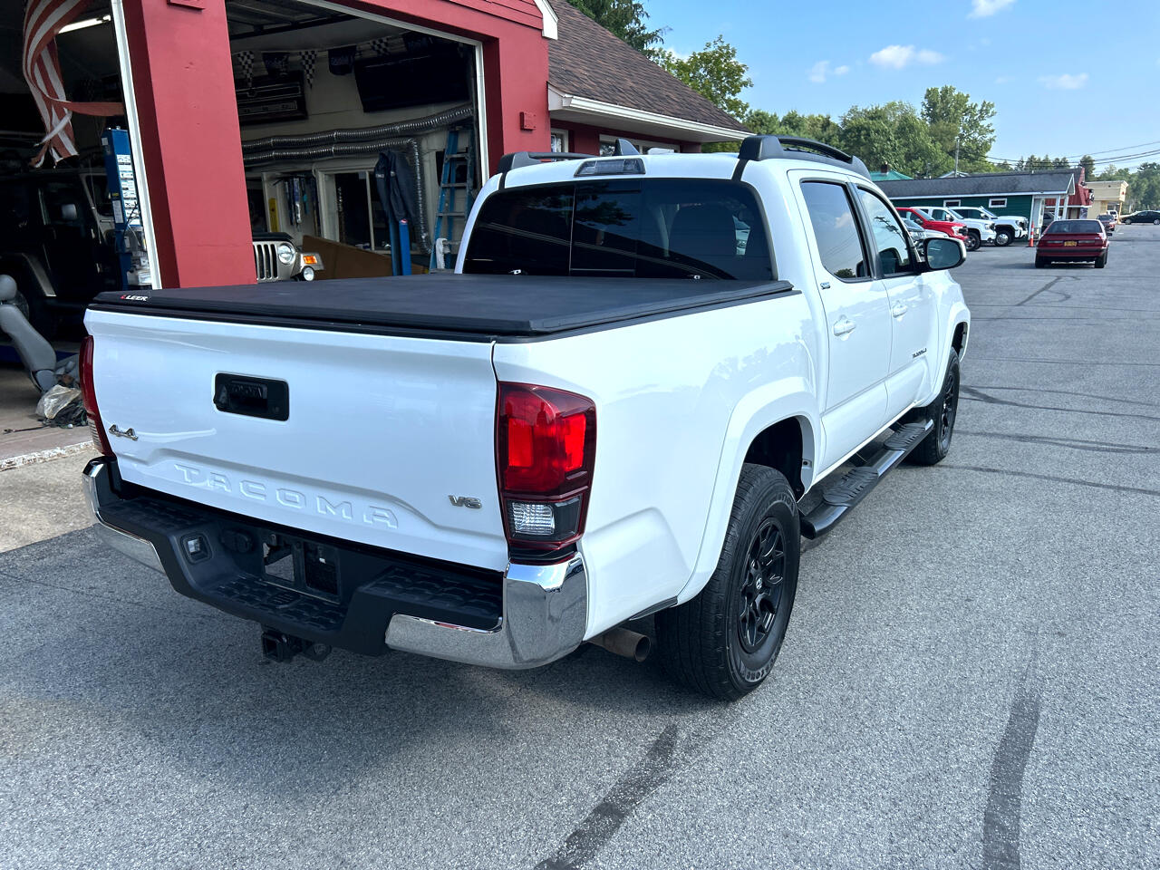 Toyota Tacoma 4WD SR5 Double Cab 5' Bed V6 AT (Natl) 2022 Toyota Tacoma 4WD SR5 Double Cab 5' Bed V6 AT (Natl) 2022