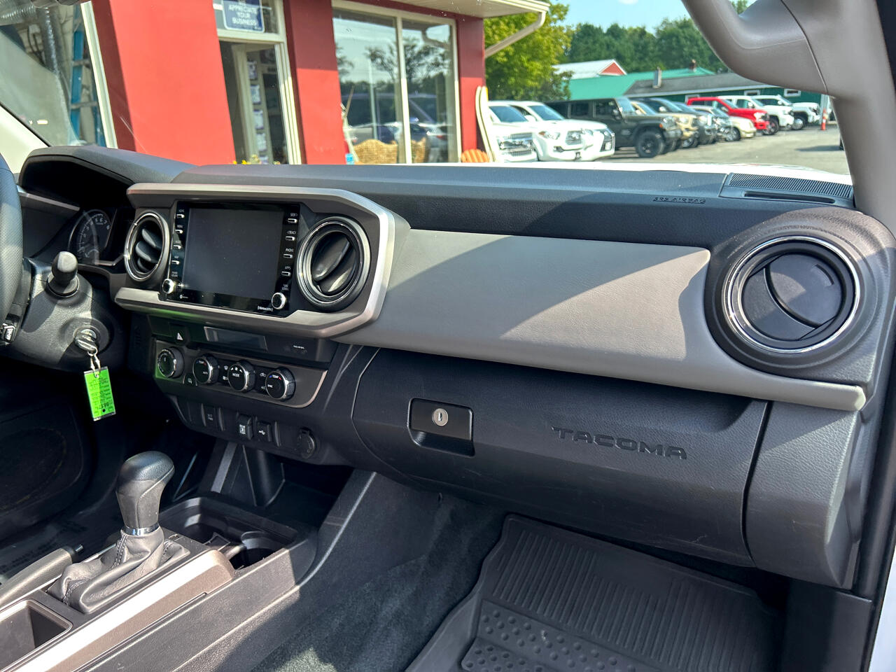 Toyota Tacoma 4WD SR5 Double Cab 5' Bed V6 AT (Natl) 2022 Toyota Tacoma 4WD SR5 Double Cab 5' Bed V6 AT (Natl) 2022
