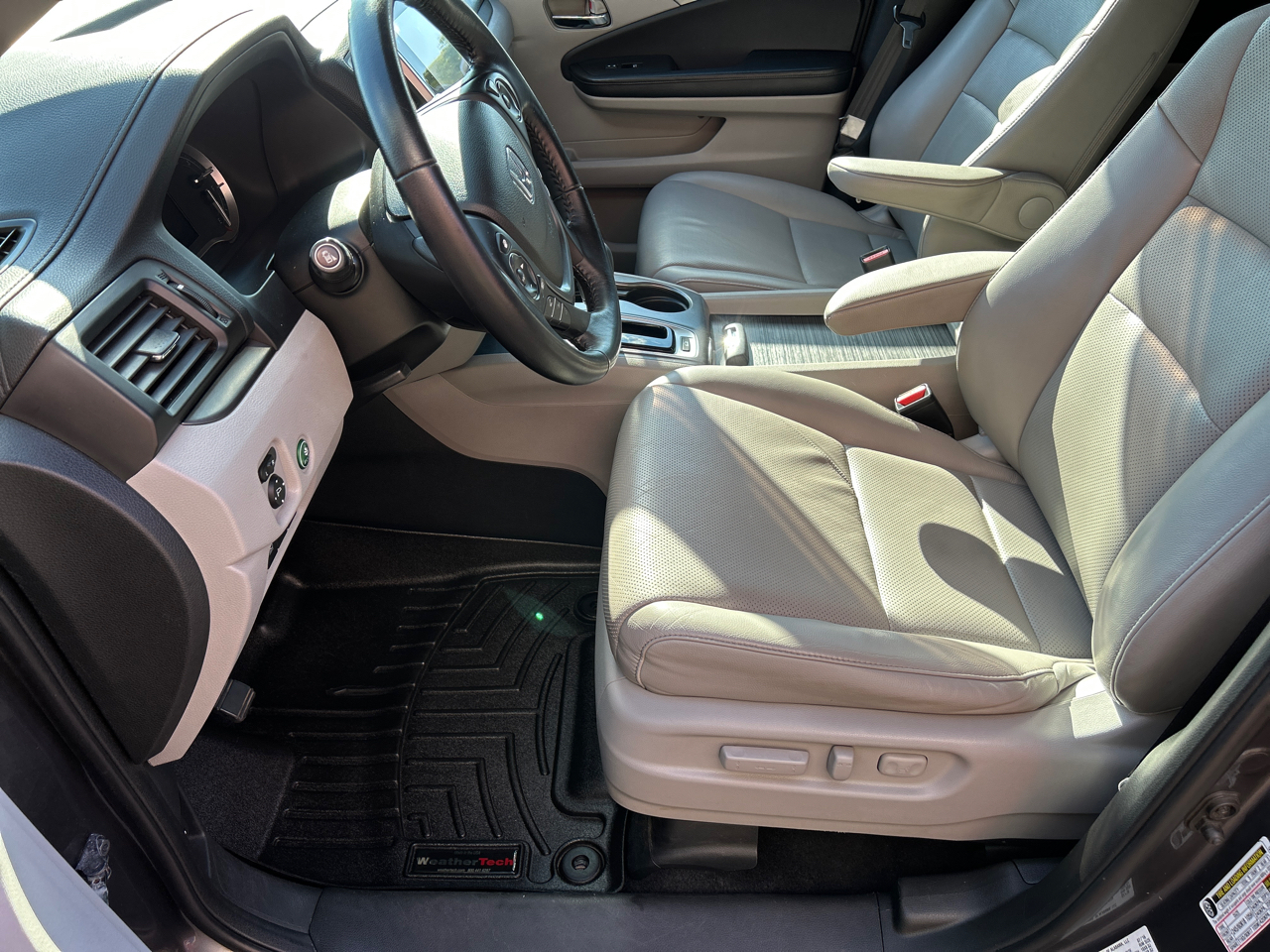 Honda Ridgeline RTL-T 4x4 Crew Cab 5.3' Bed 2017 Honda Ridgeline RTL-T 4x4 Crew Cab 5.3' Bed 2017