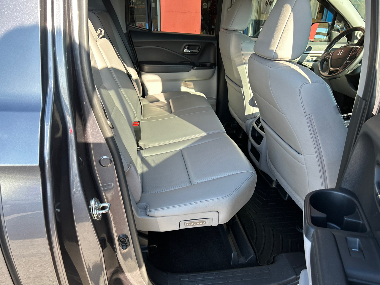 Honda Ridgeline RTL-T 4x4 Crew Cab 5.3' Bed 2017 Honda Ridgeline RTL-T 4x4 Crew Cab 5.3' Bed 2017