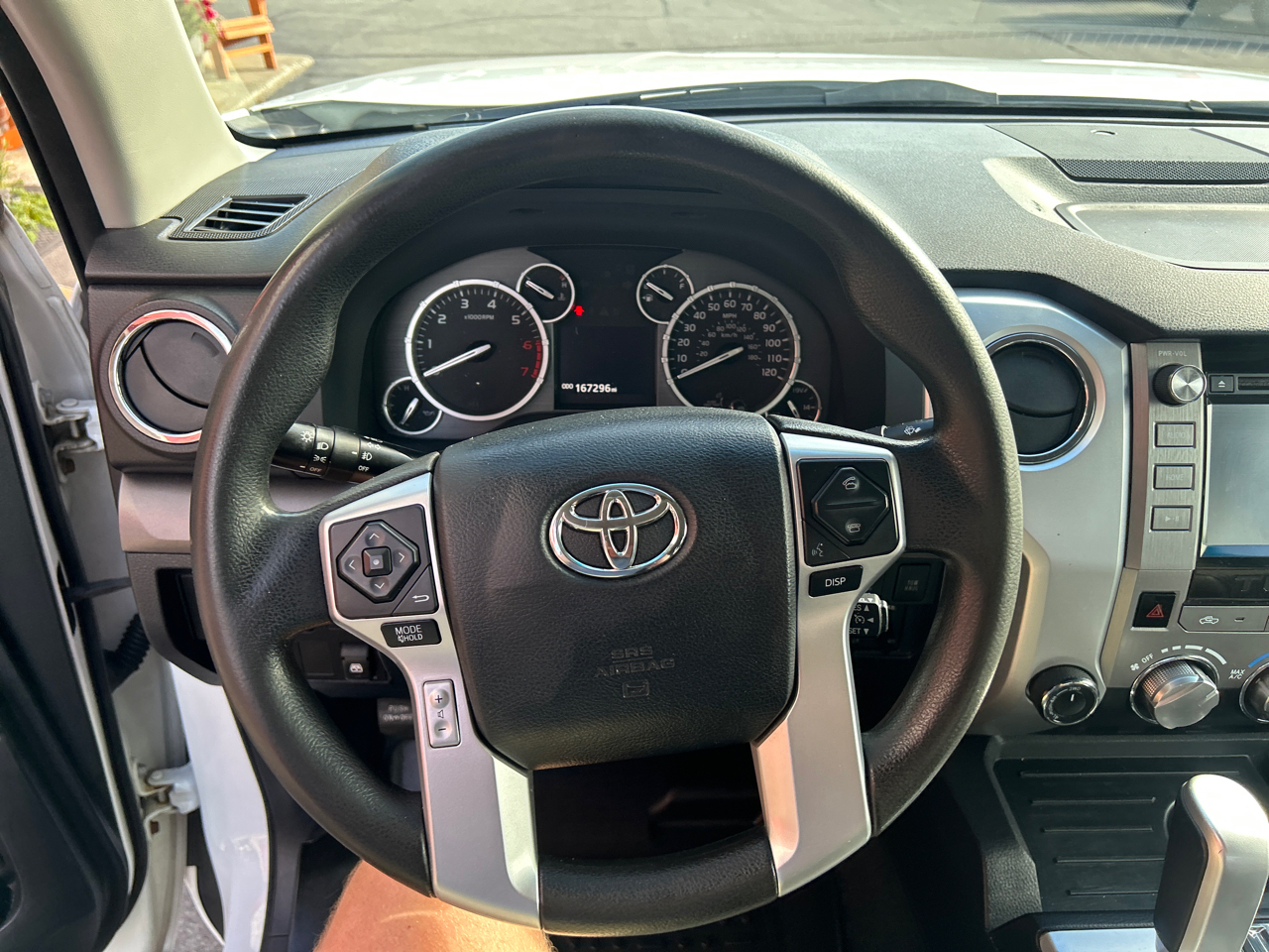 Toyota Tundra 4WD SR5 CrewMax 5.5' Bed 5.7L (Natl) 2017 Toyota Tundra 4WD SR5 CrewMax 5.5' Bed 5.7L (Natl) 2017