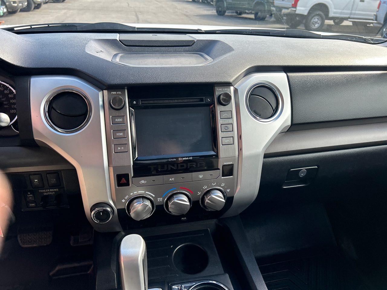 Toyota Tundra 4WD SR5 CrewMax 5.5' Bed 5.7L (Natl) 2017 Toyota Tundra 4WD SR5 CrewMax 5.5' Bed 5.7L (Natl) 2017