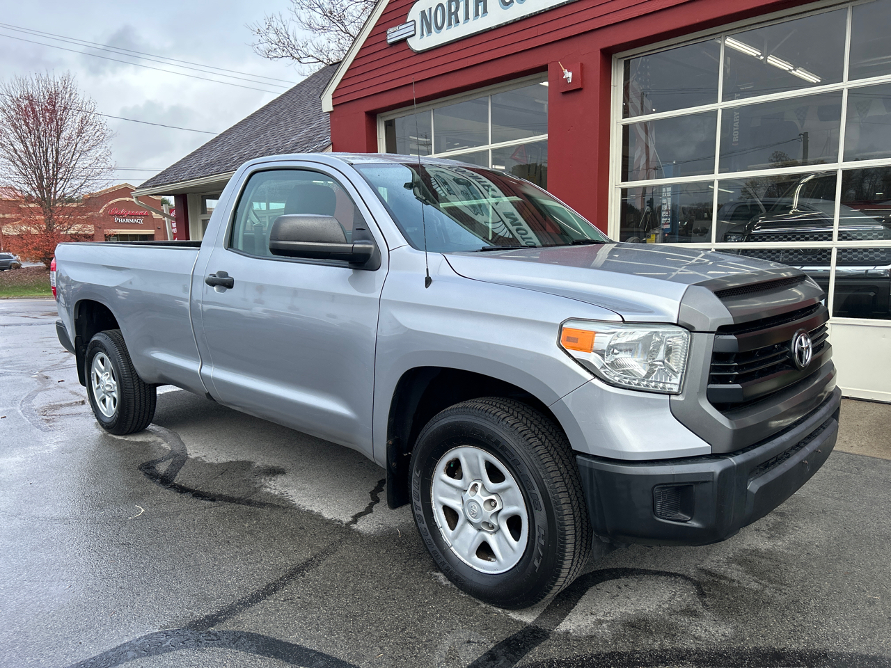 Toyota Tundra 4WD Truck Reg Cab LB 5.7L V8 6-Spd AT SR (Natl) 2014 Toyota Tundra 4WD Truck Reg Cab LB 5.7L V8 6-Spd AT SR (Natl) 2014