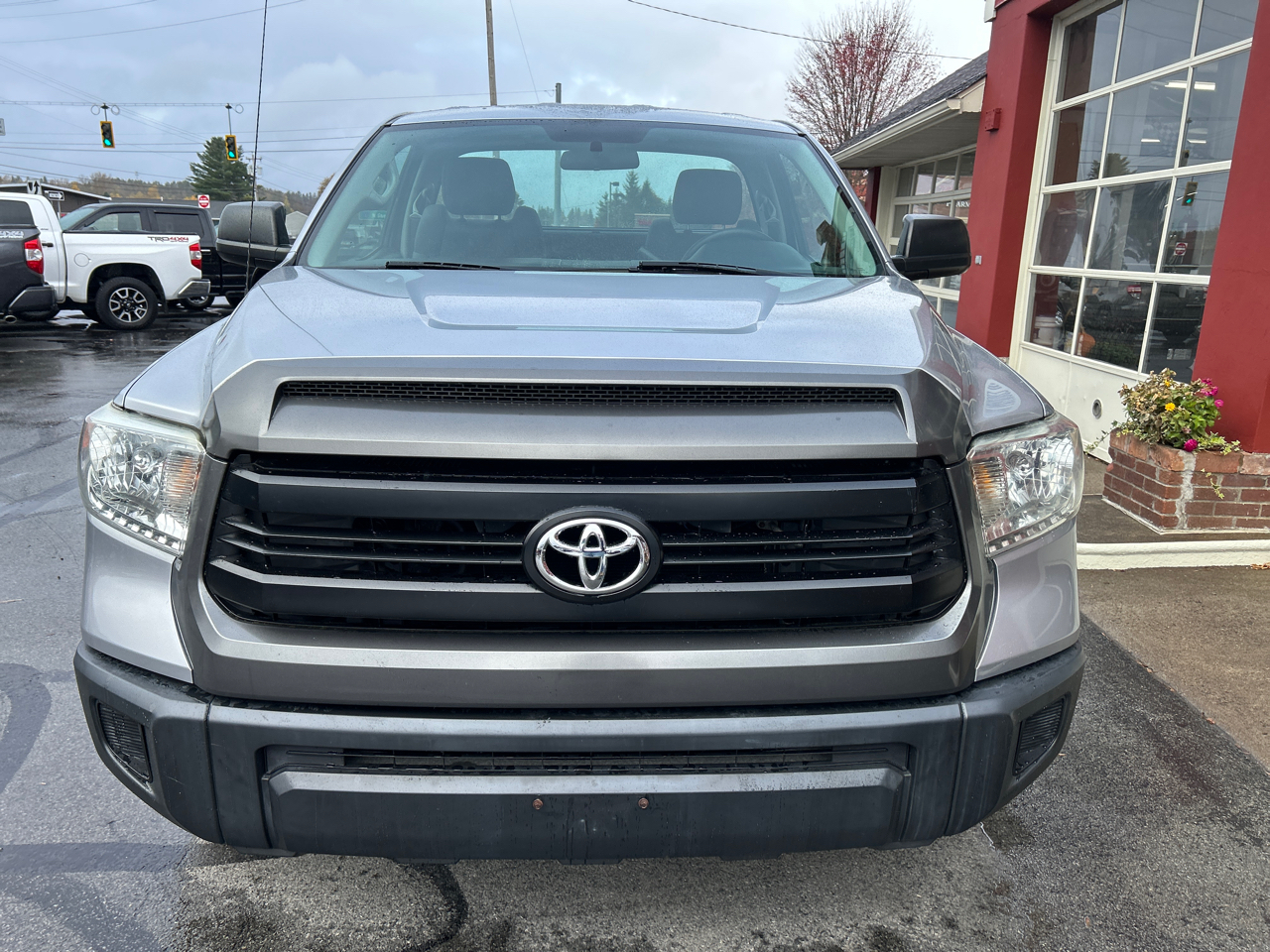 Toyota Tundra 4WD Truck Reg Cab LB 5.7L V8 6-Spd AT SR (Natl) 2014 Toyota Tundra 4WD Truck Reg Cab LB 5.7L V8 6-Spd AT SR (Natl) 2014