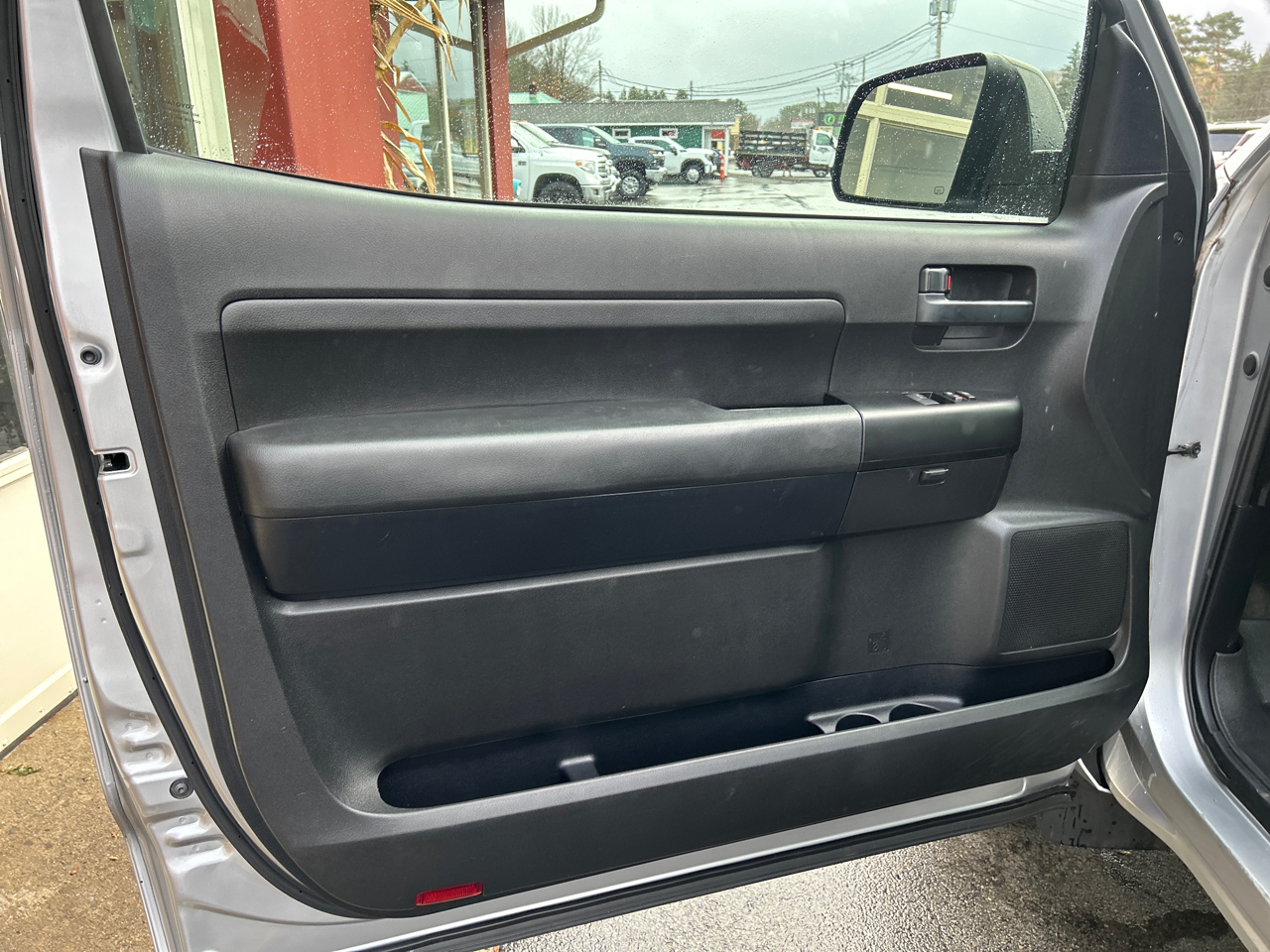 Toyota Tundra 4WD Truck Reg Cab LB 5.7L V8 6-Spd AT SR (Natl) 2014 Toyota Tundra 4WD Truck Reg Cab LB 5.7L V8 6-Spd AT SR (Natl) 2014