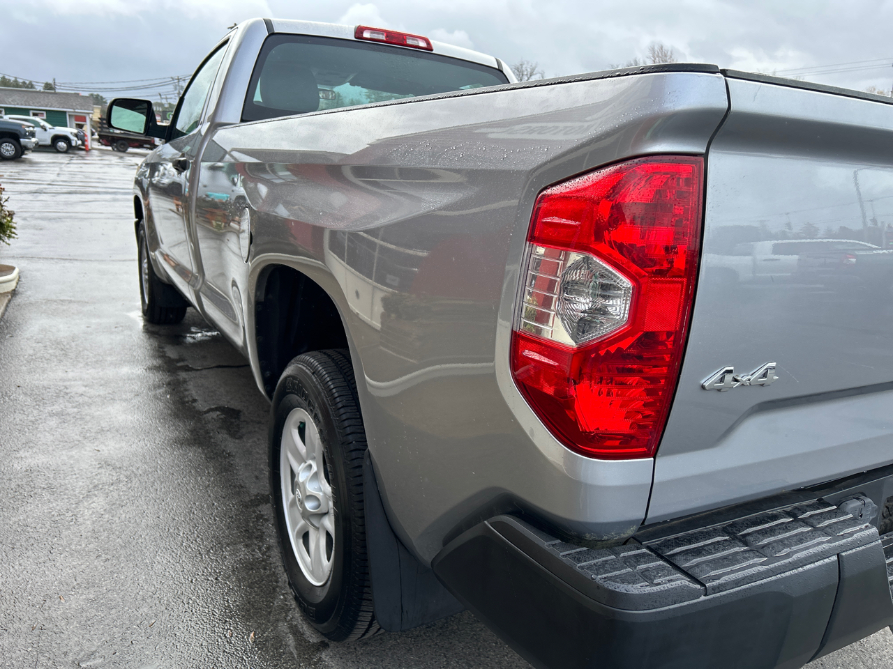Toyota Tundra 4WD Truck Reg Cab LB 5.7L V8 6-Spd AT SR (Natl) 2014 Toyota Tundra 4WD Truck Reg Cab LB 5.7L V8 6-Spd AT SR (Natl) 2014