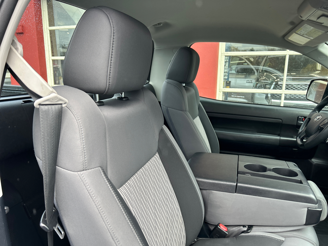 Toyota Tundra 4WD Truck Reg Cab LB 5.7L V8 6-Spd AT SR (Natl) 2014 Toyota Tundra 4WD Truck Reg Cab LB 5.7L V8 6-Spd AT SR (Natl) 2014