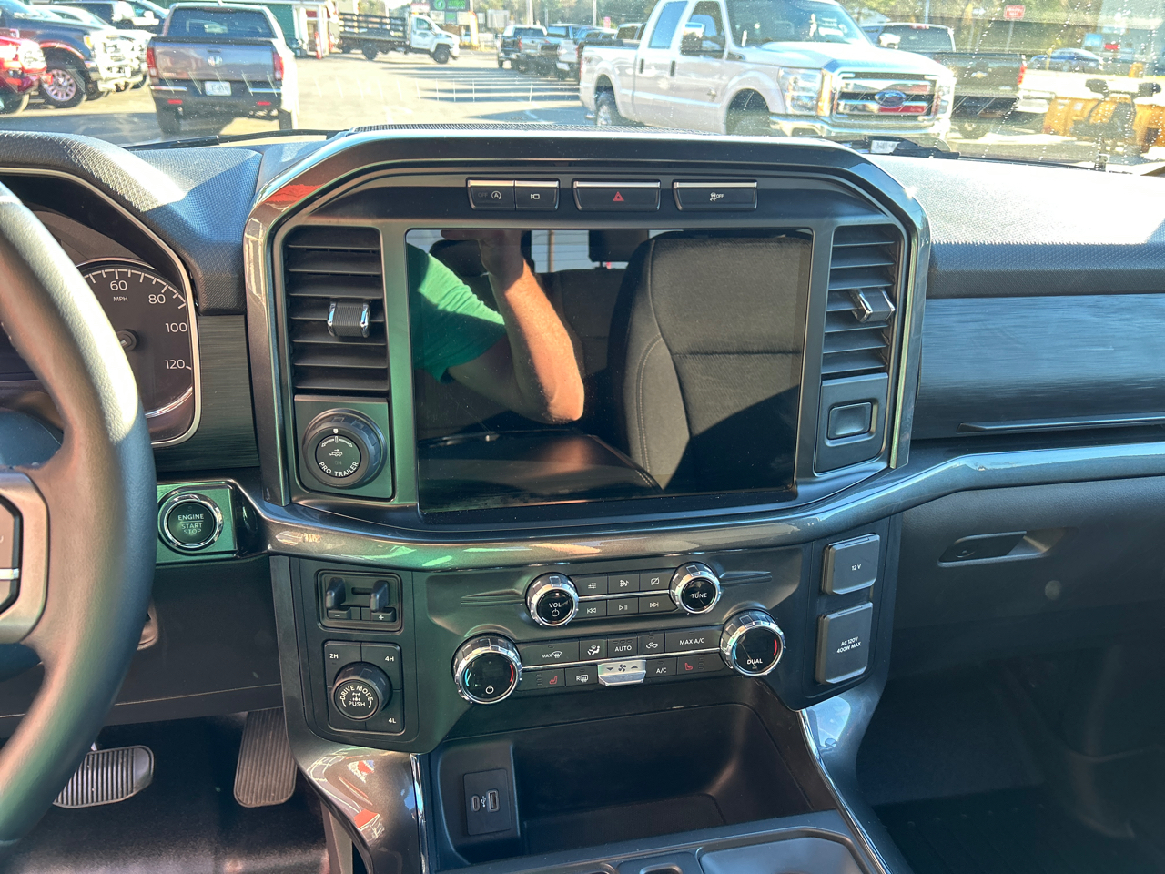 Ford F-150 4WD SuperCrew 145" XLT 2021 Ford F-150 4WD SuperCrew 145" XLT 2021