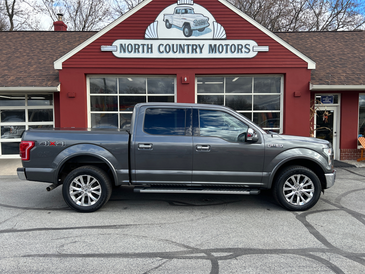 2015 Ford F-150 4WD SuperCrew 145" Lariat