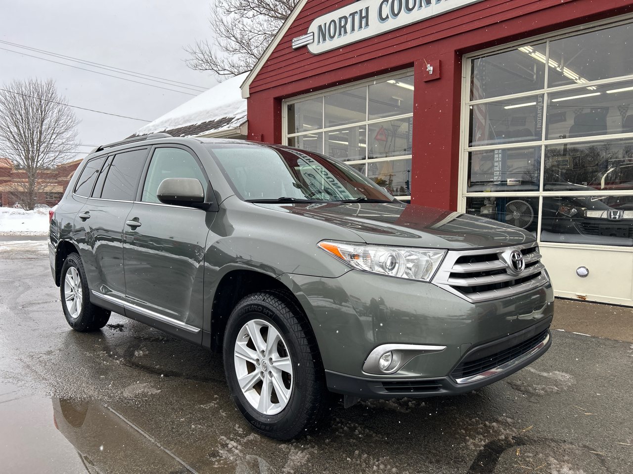 Toyota Highlander 4WD 4dr V6 (Natl) 2013