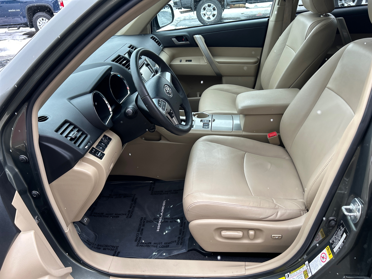 Toyota Highlander 4WD 4dr V6 (Natl) 2013