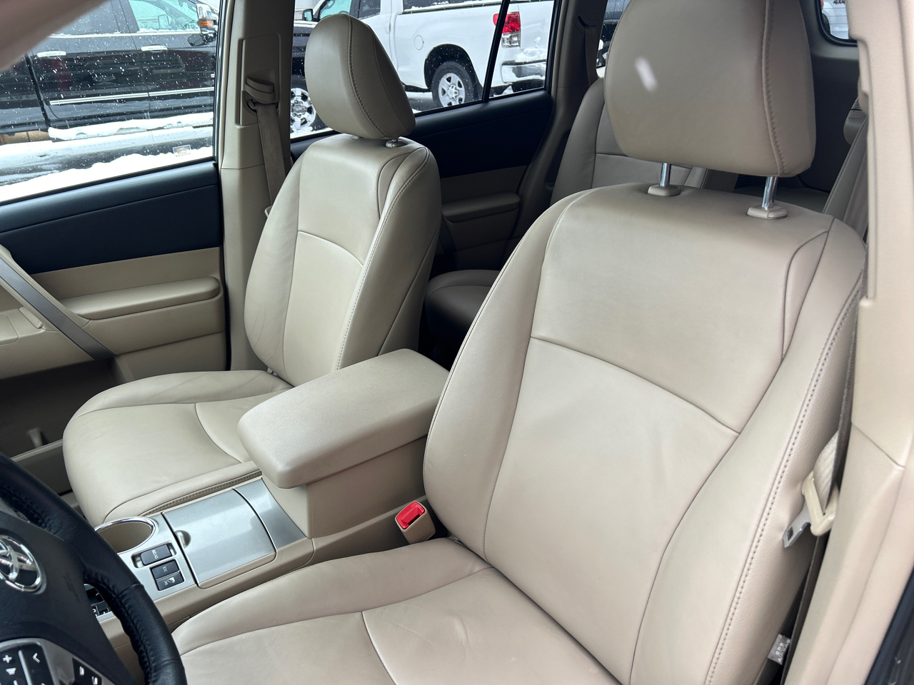 Toyota Highlander 4WD 4dr V6 (Natl) 2013