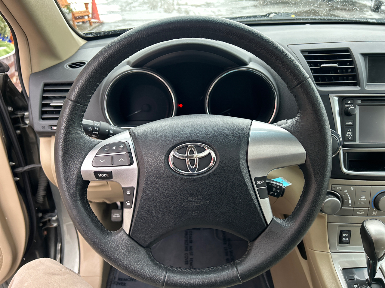 Toyota Highlander 4WD 4dr V6 (Natl) 2013