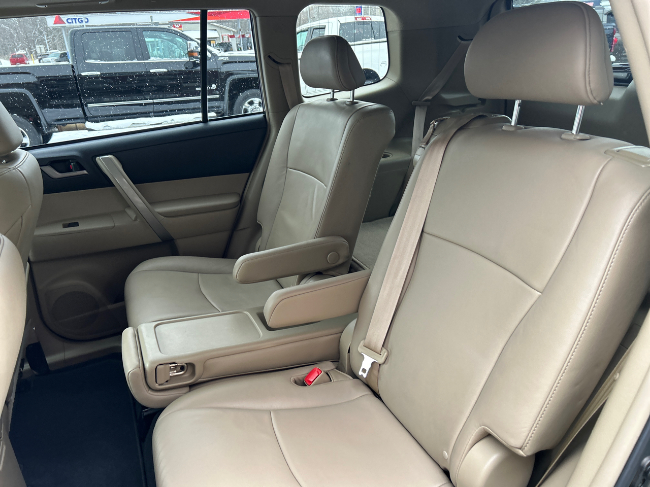 Toyota Highlander 4WD 4dr V6 (Natl) 2013