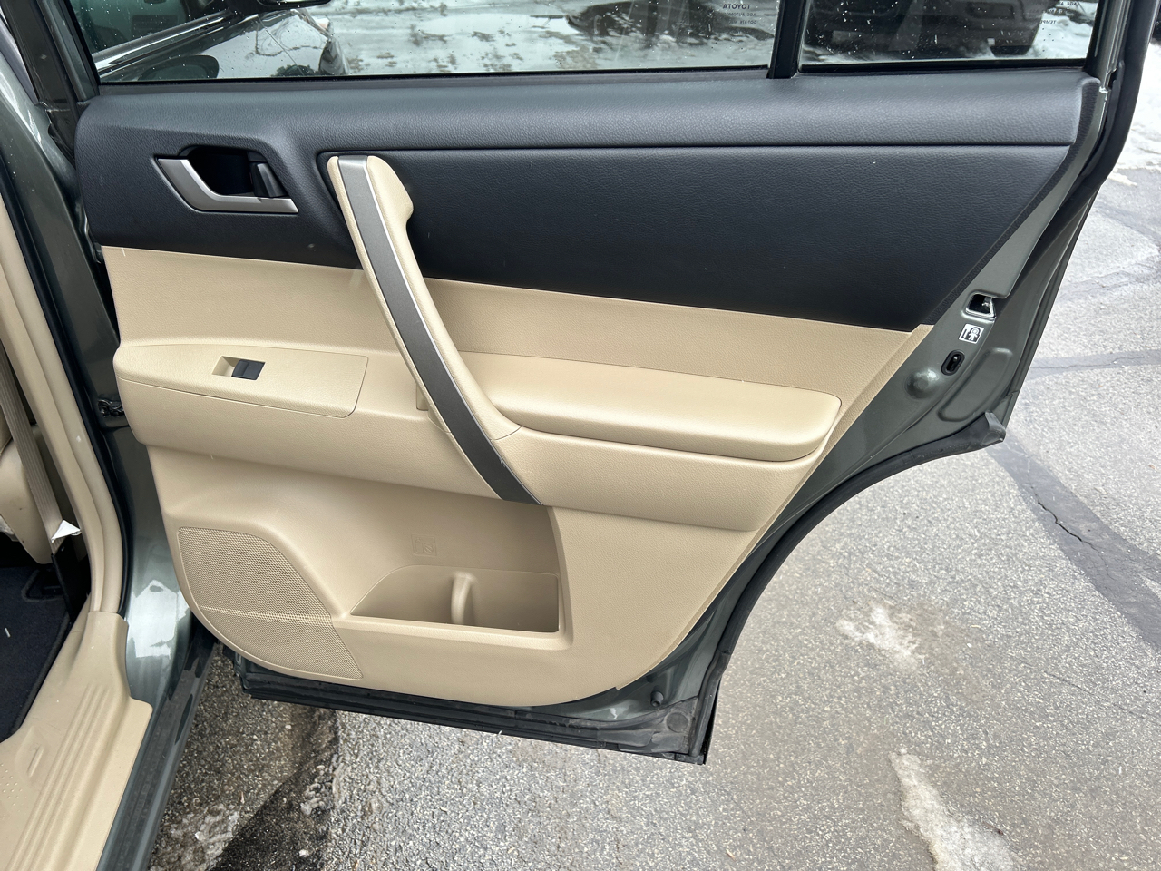 Toyota Highlander 4WD 4dr V6 (Natl) 2013