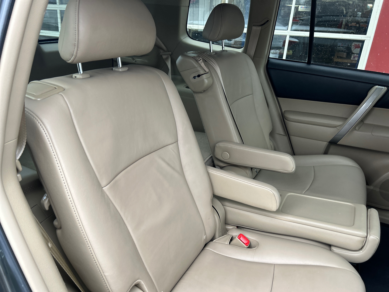 Toyota Highlander 4WD 4dr V6 (Natl) 2013