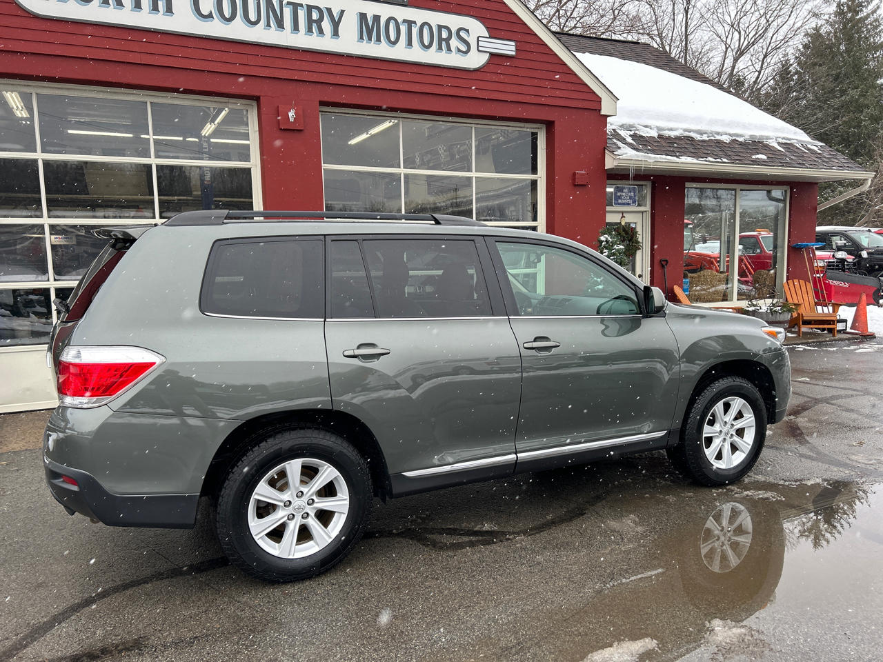 Toyota Highlander 4WD 4dr V6 (Natl) 2013