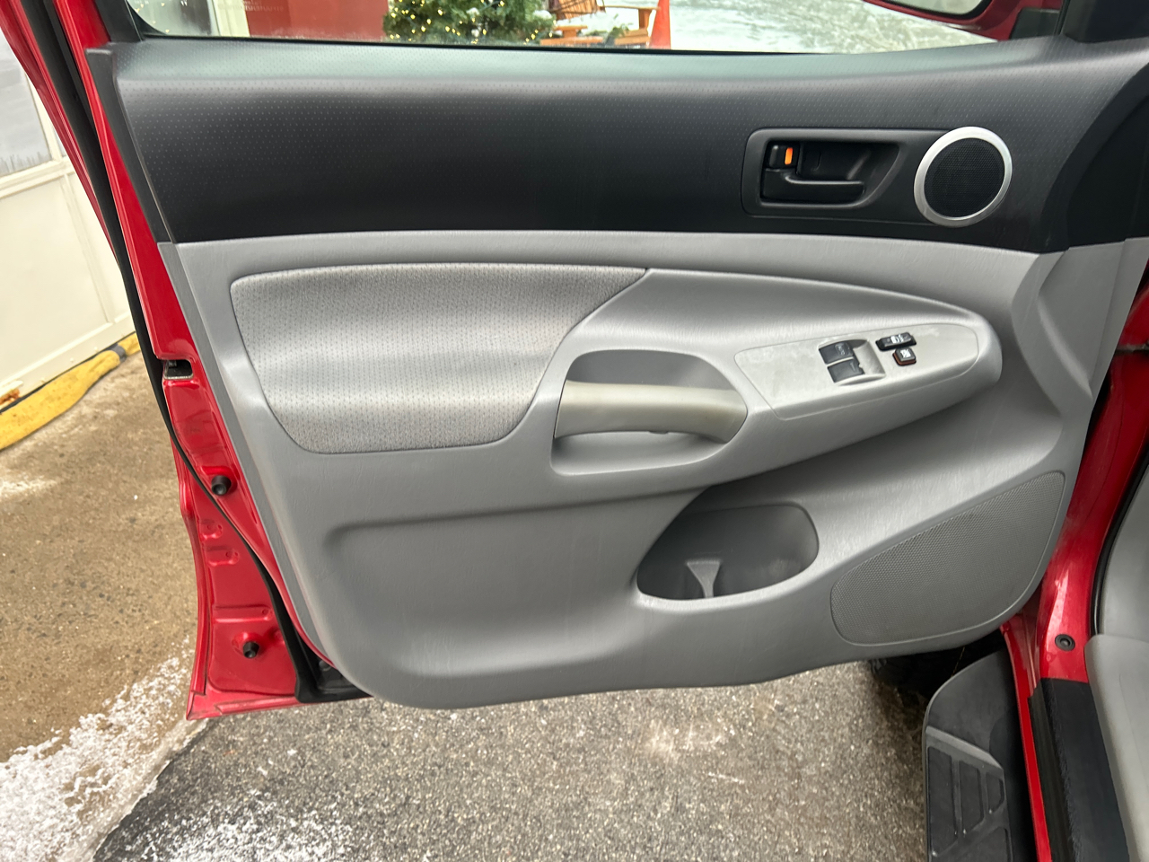 Toyota Tacoma 4WD Access V6 MT (Natl) 2011