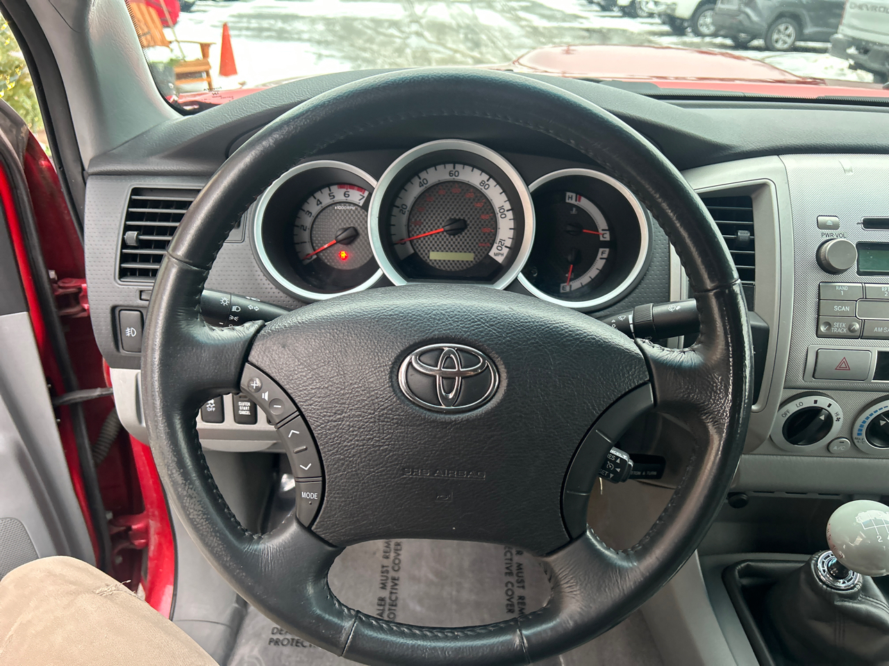 Toyota Tacoma 4WD Access V6 MT (Natl) 2011