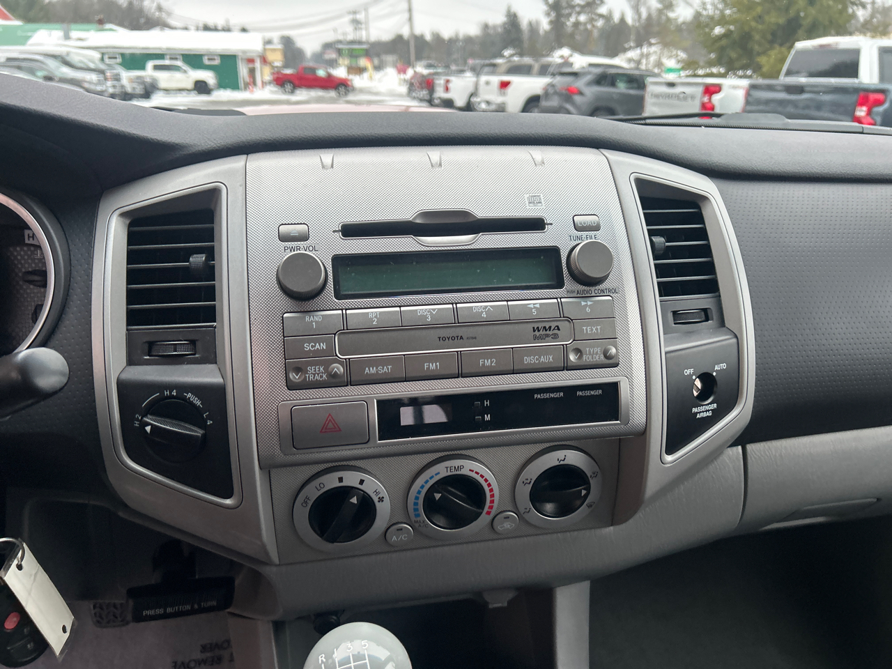 Toyota Tacoma 4WD Access V6 MT (Natl) 2011