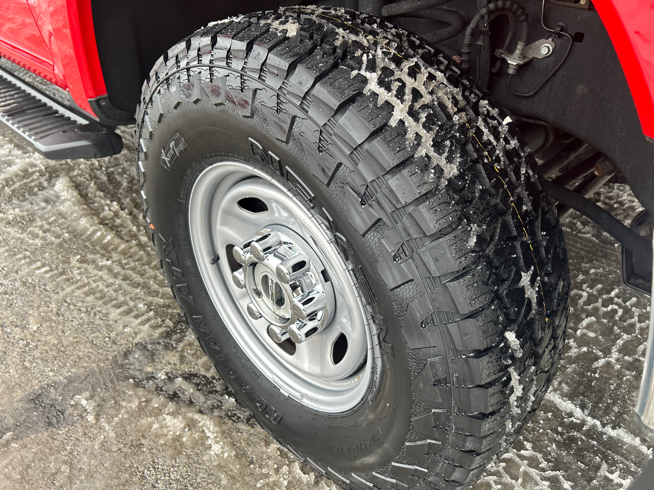 Ford Super Duty F-250 SRW XL 4WD Reg Cab 8' Box 2022