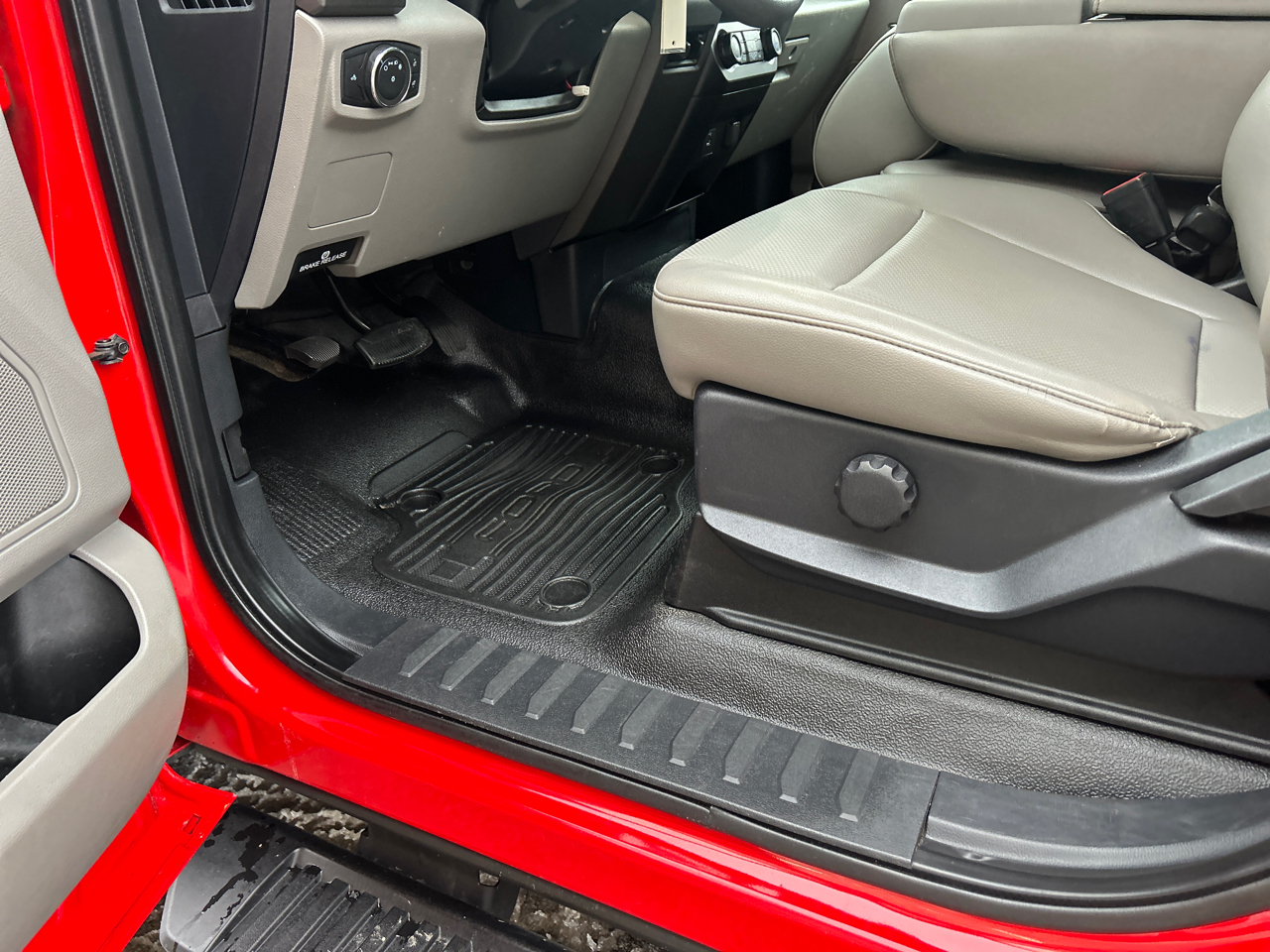 Ford Super Duty F-250 SRW XL 4WD Reg Cab 8' Box 2022