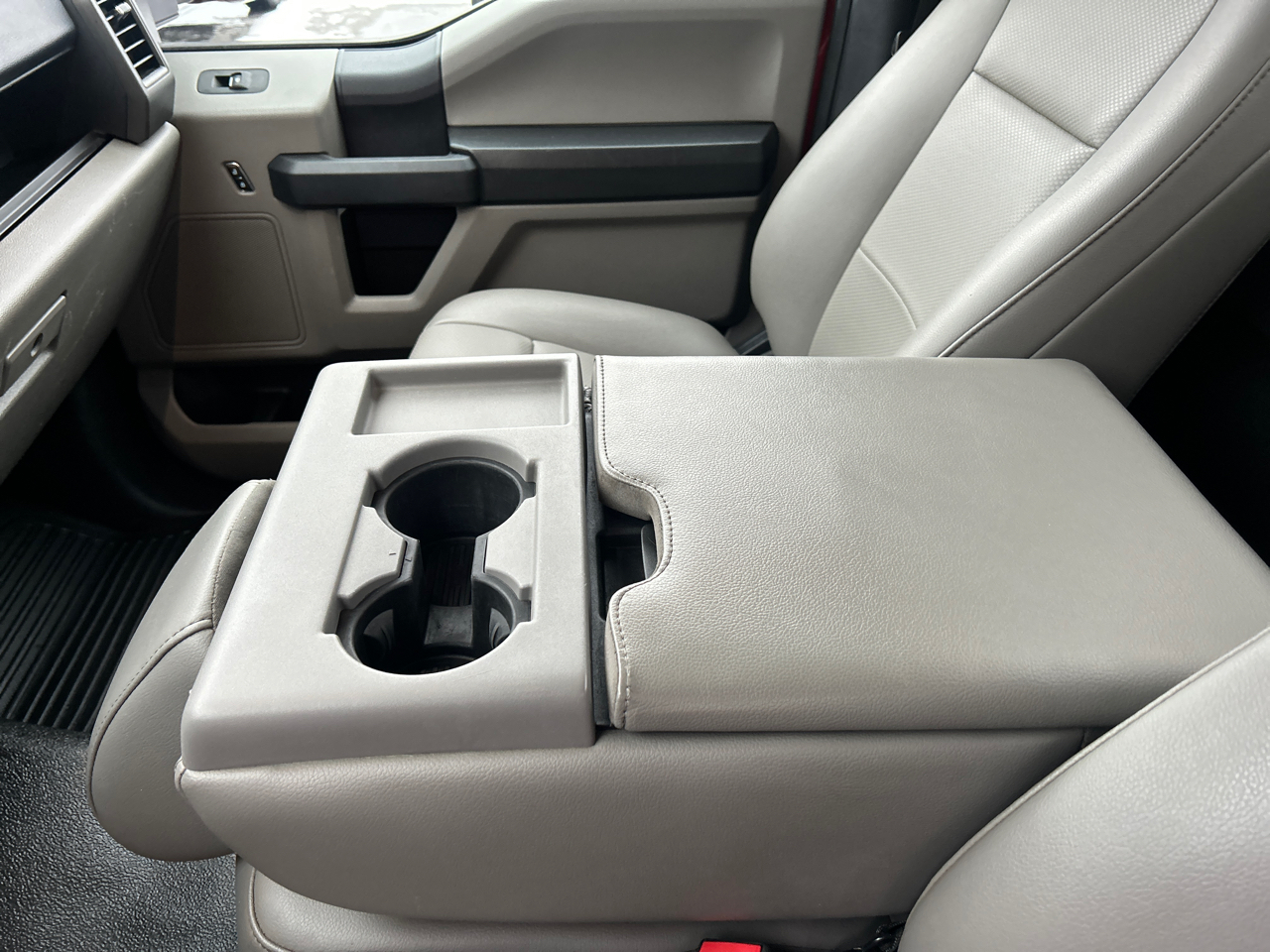 Ford Super Duty F-250 SRW XL 4WD Reg Cab 8' Box 2022