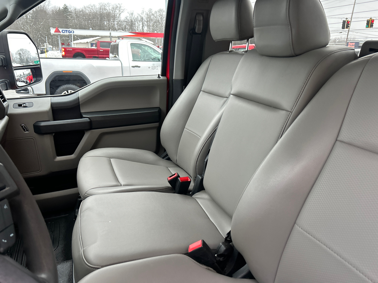 Ford Super Duty F-250 SRW XL 4WD Reg Cab 8' Box 2022