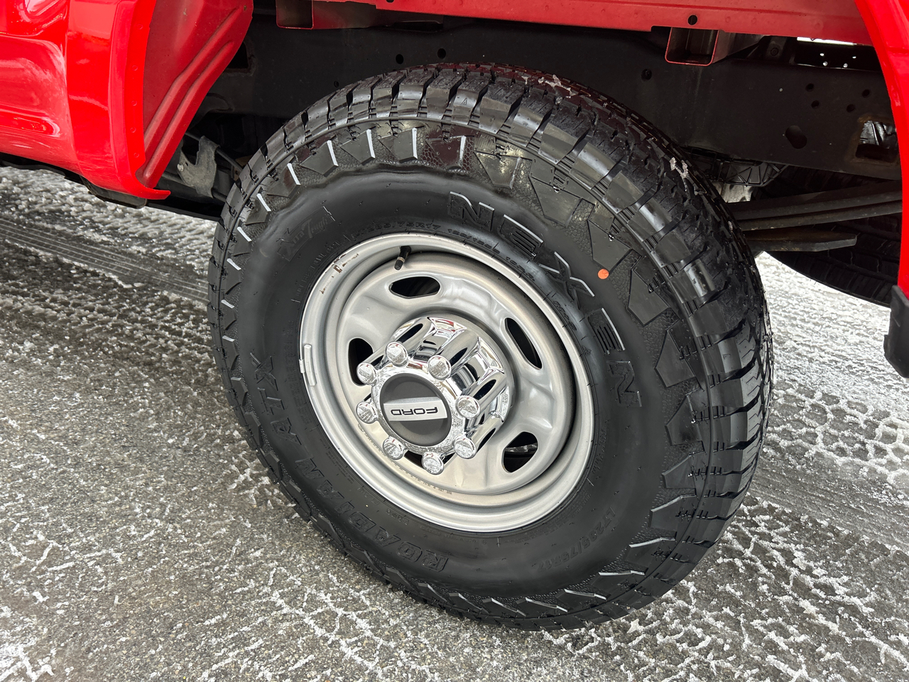 Ford Super Duty F-250 SRW XL 4WD Reg Cab 8' Box 2022