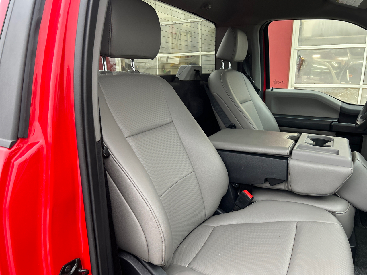 Ford Super Duty F-250 SRW XL 4WD Reg Cab 8' Box 2022