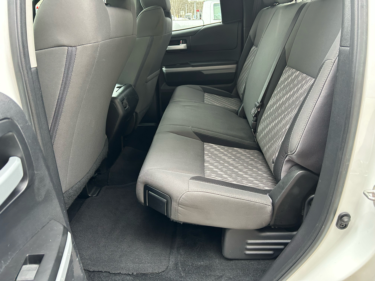 Toyota Tundra 4WD SR5 Double Cab 6.5' Bed 5.7L (Natl) 2019