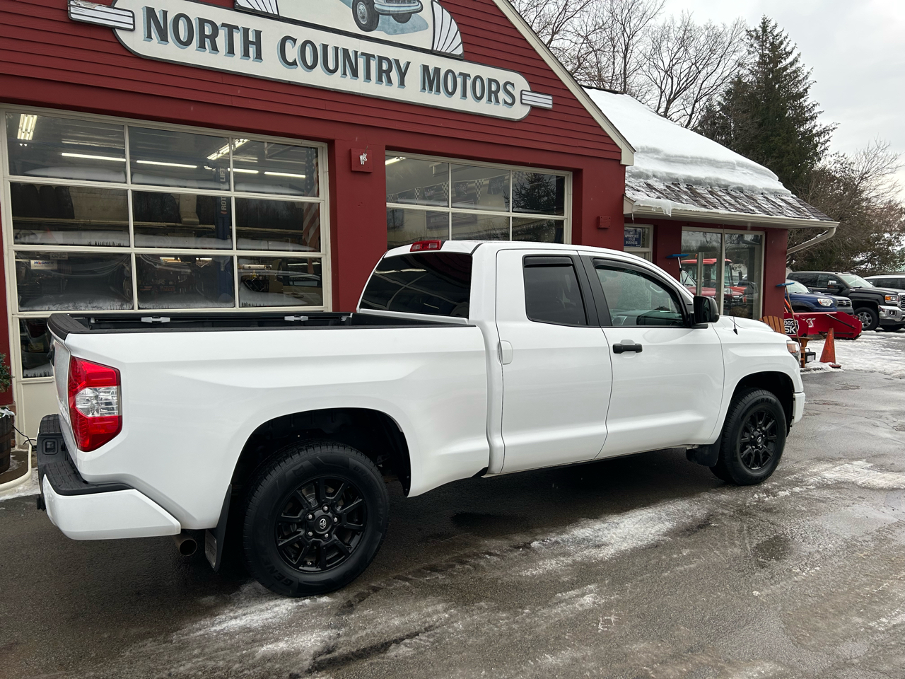 Toyota Tundra 4WD SR5 Double Cab 6.5' Bed 5.7L (Natl) 2019