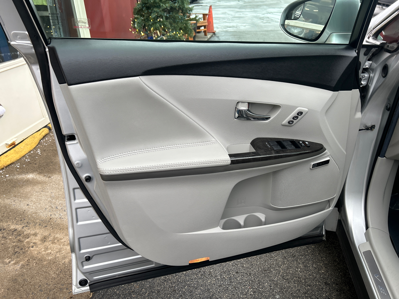 Toyota Venza 4dr Wgn I4 AWD XLE (Natl) 2014