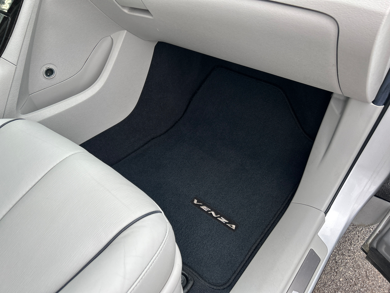 Toyota Venza 4dr Wgn I4 AWD XLE (Natl) 2014