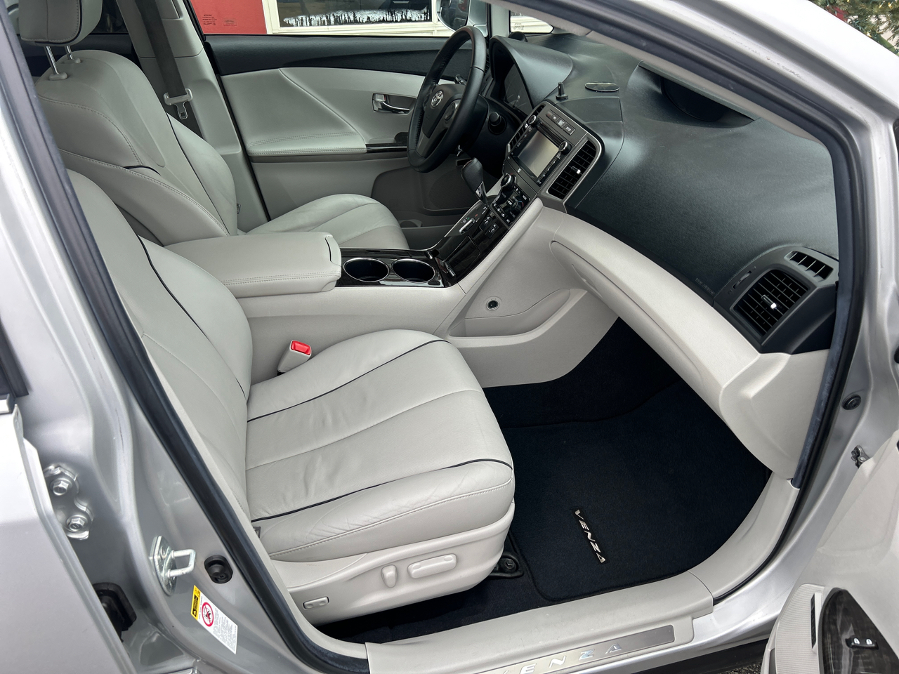 Toyota Venza 4dr Wgn I4 AWD XLE (Natl) 2014