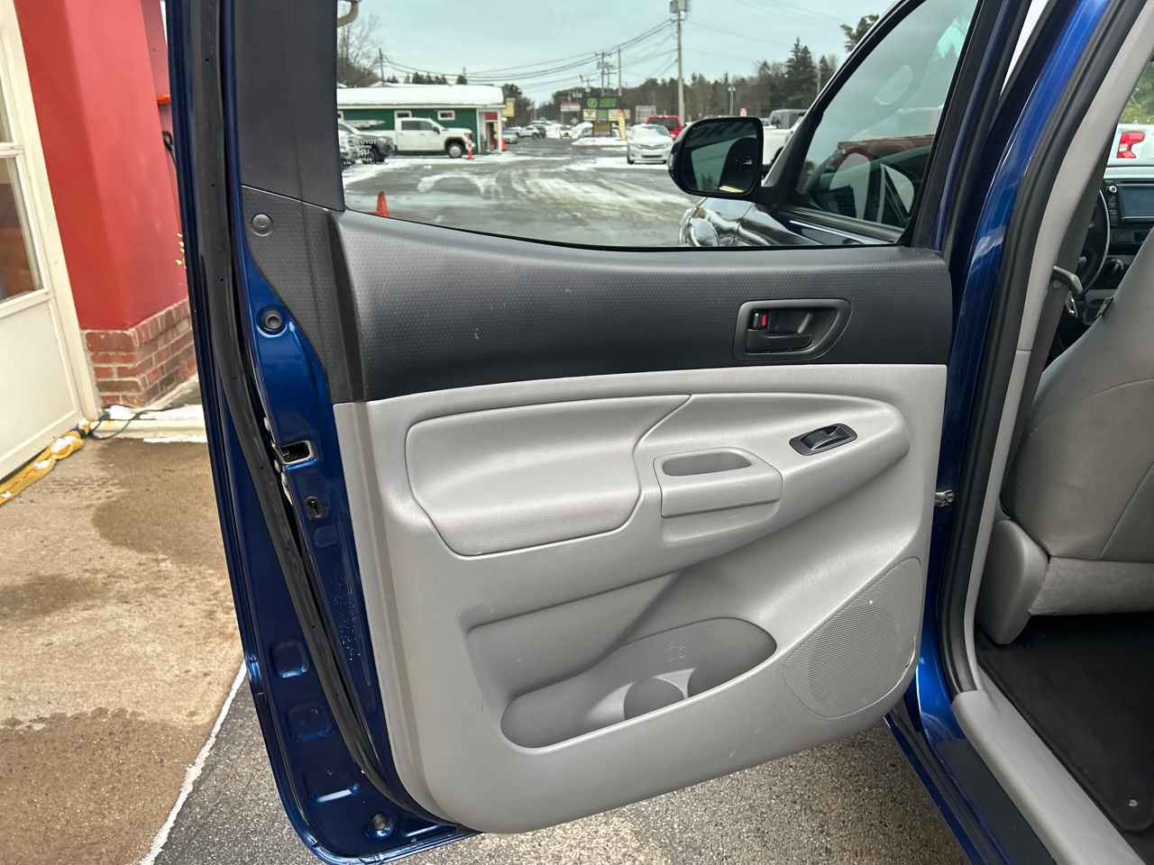 Toyota Tacoma 4WD Double Cab LB V6 AT (Natl) 2014