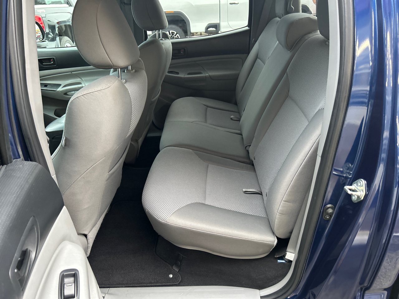 Toyota Tacoma 4WD Double Cab LB V6 AT (Natl) 2014