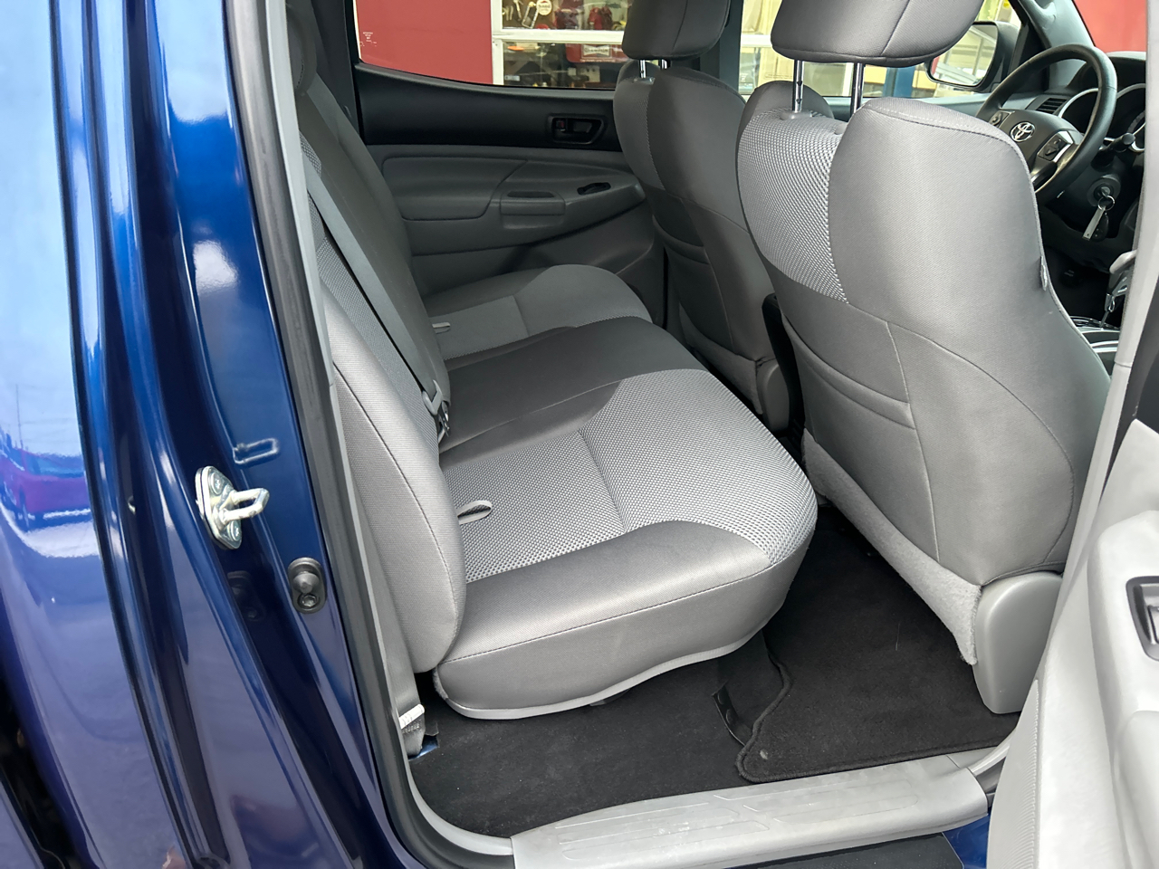 Toyota Tacoma 4WD Double Cab LB V6 AT (Natl) 2014