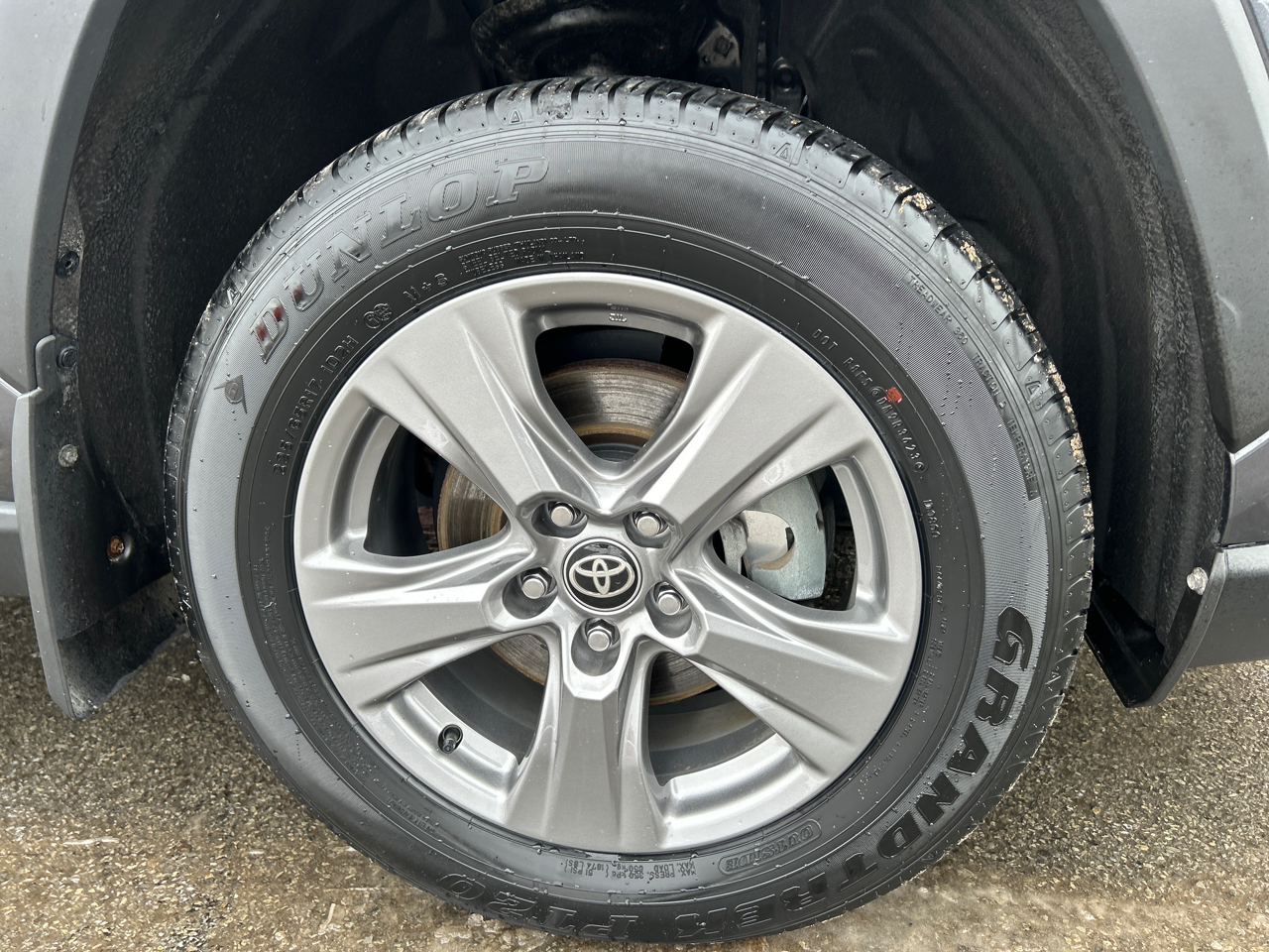 Toyota RAV4 XLE AWD (Natl) 2024