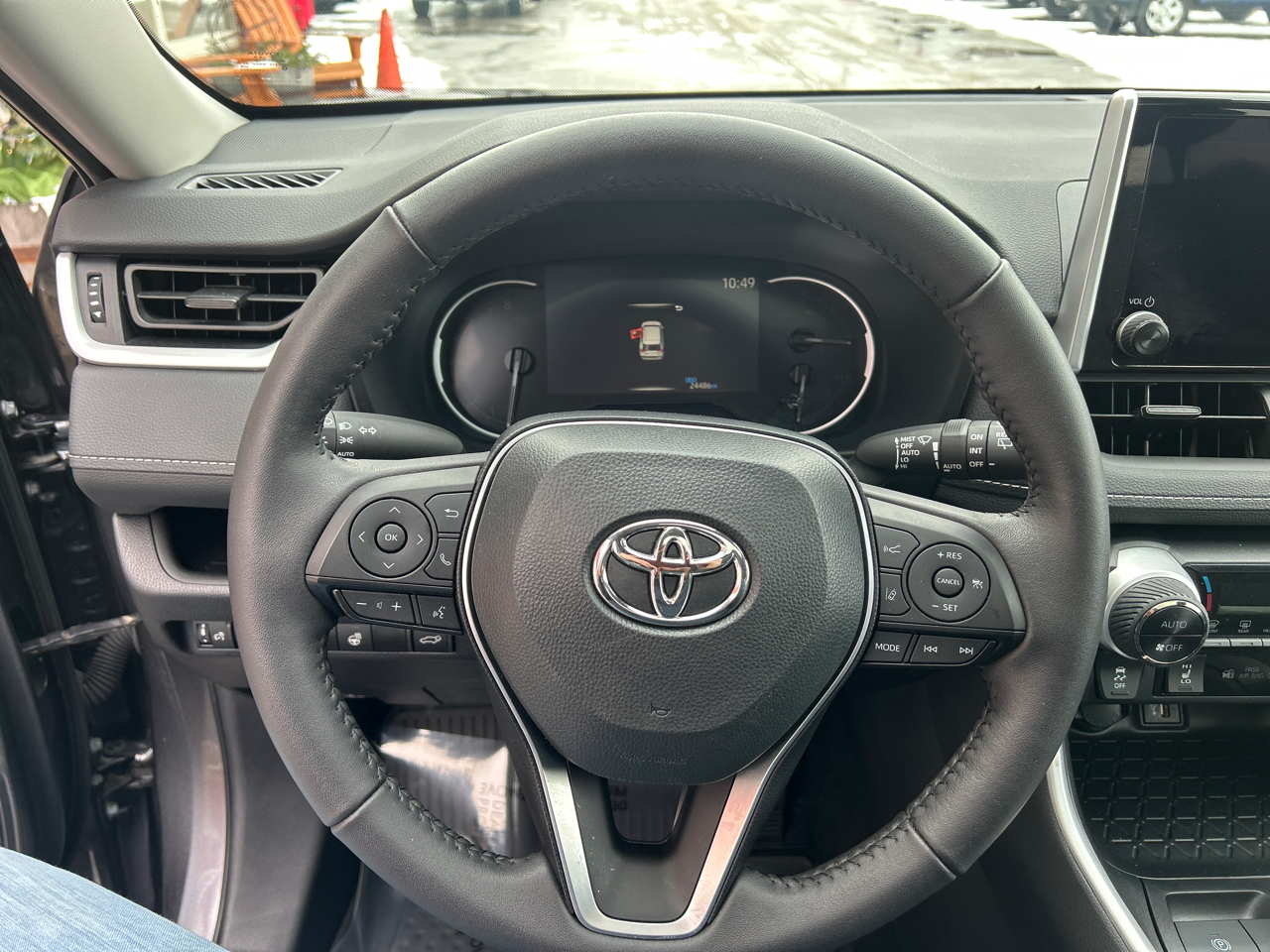 Toyota RAV4 XLE AWD (Natl) 2024