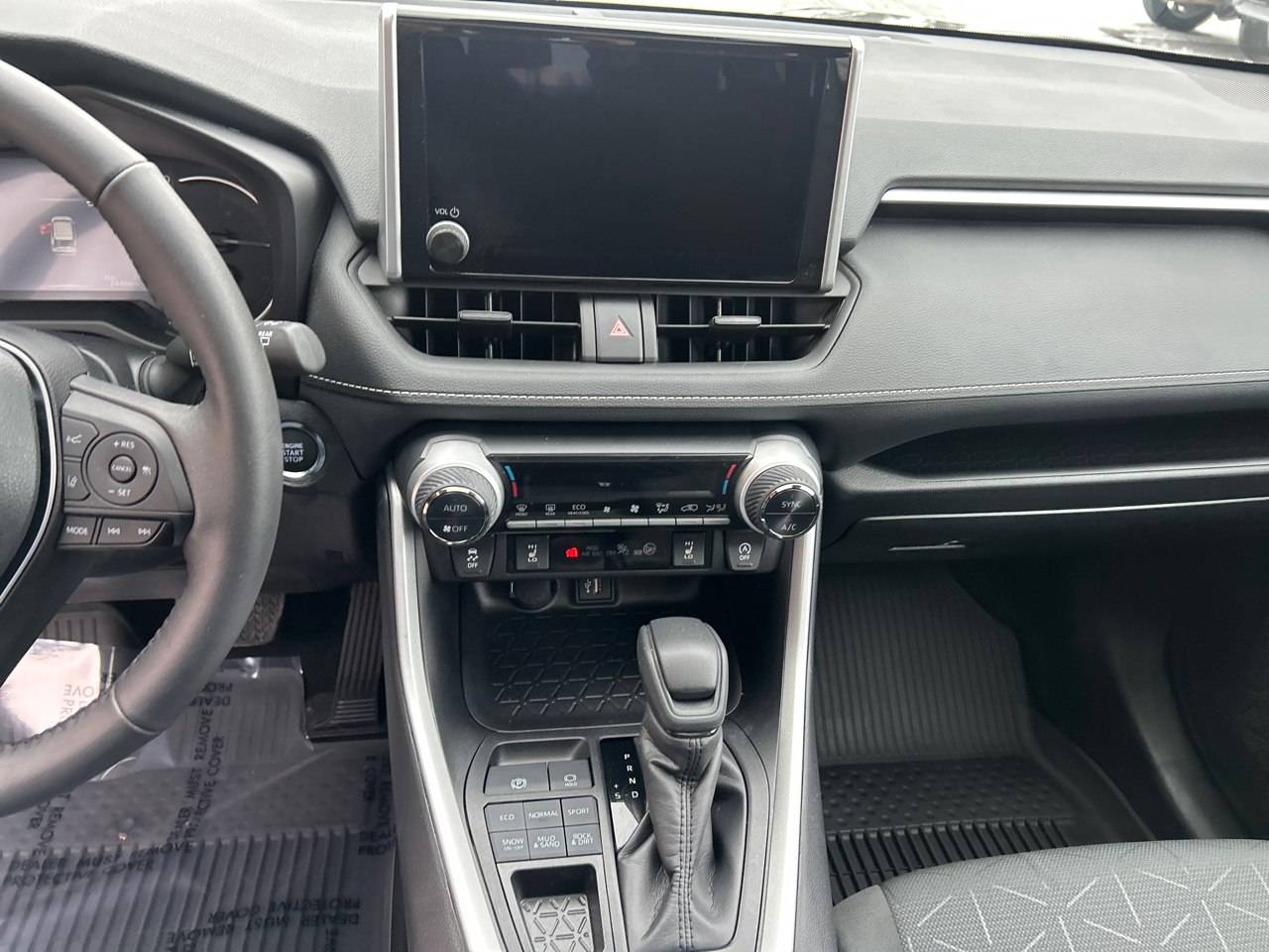 Toyota RAV4 XLE AWD (Natl) 2024